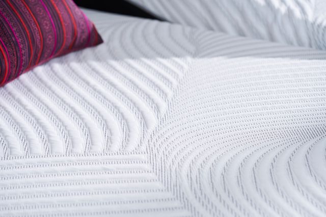 Sealy® Conform™ Performance™ Fondness N7 Gel Memory Foam Cushion Firm King Mattress 9