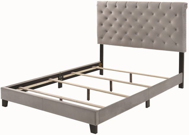 Coaster® Warner Grey Queen Upholstered Bed 1