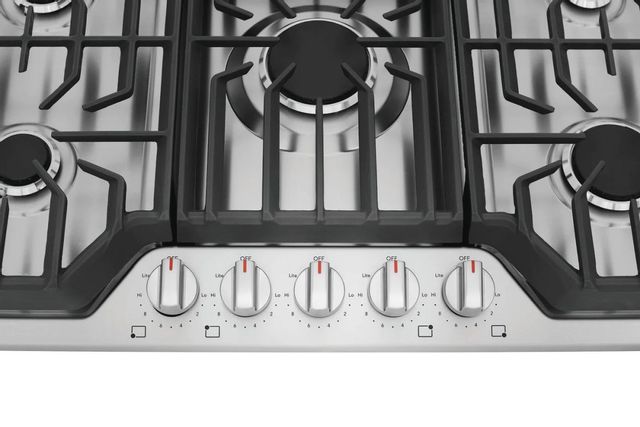 Frigidaire® 36" Stainless Steel Gas Cooktop 2