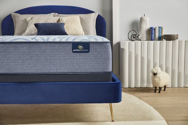 Serta® Perfect Sleeper® Luminous Sleep™ Hybrid Medium Tight Top California King Mattress 4