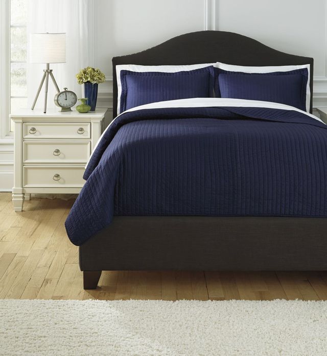 Signature Design by Ashley® Raleda Navy Queen Coverlet Set 2