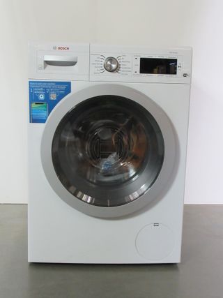 OUT OF BOX Bosch 500 Series 2.2 Cu. Ft. White Compact Front Load Washer