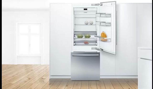 Bosch Benchmark® Series 16.0 Cu. Ft. Stainless Steel Built-in Bottom Freezer Refrigerator 6