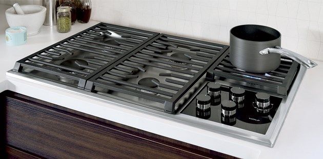Wolf® 36" Stainless Steel Transitional Gas Cooktop 9