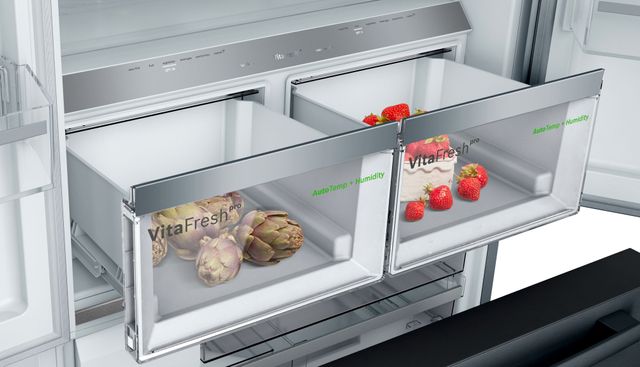 Réfrigérateur à portes françaises à profondeur de comptoir de 36 po Bosch® de 21,0 pi³ - Acier inoxydable noir 7