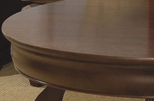 Durham Furniture Solid Accents Candlelight Cherry Louis Philippe Round Cocktail Table 1