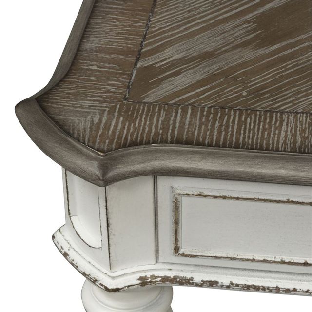 Liberty Furniture Magnolia Two-tone Manor Cocktail Table 6