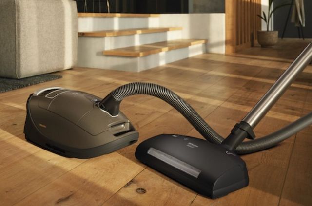 Miele Complete C3 Brilliant Bronze/Pearl Canister Vacuum-3