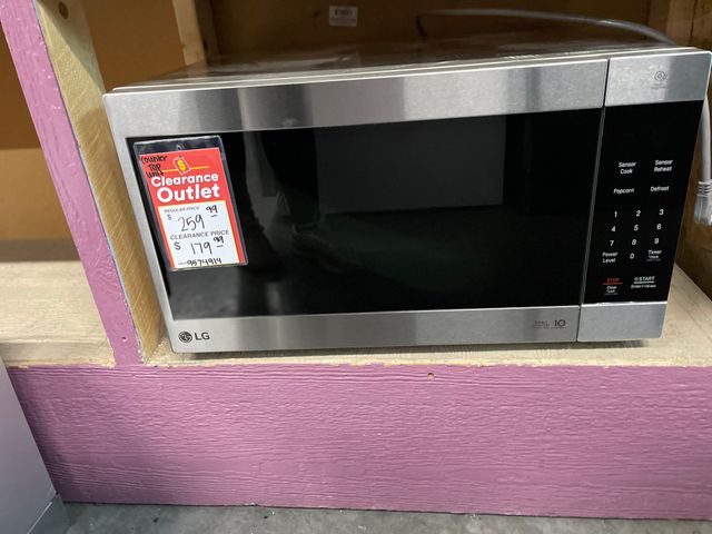 LG LMC2075ST: 2.0 cu. ft. NeoChef™ Countertop Microwave with Smart