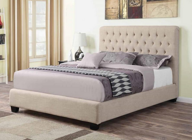 Coaster® Chloe Oatmeal Full Upholstered Bed 1