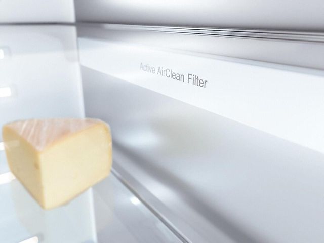 Miele MasterCool™ 19.6 Cu. Ft. Stainless Steel Counter Depth Bottom Freezer Refrigerator 5