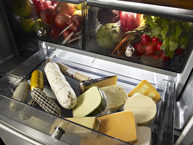 Réfrigérateur à portes françaises à profondeur de comptoir 36 po KitchenAid® PrintShield™ de 23,8 pi³ - Acier inoxydable  9