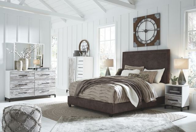 Signature Design by Ashley® Dolante Brown Queen Upholstered Bed 4