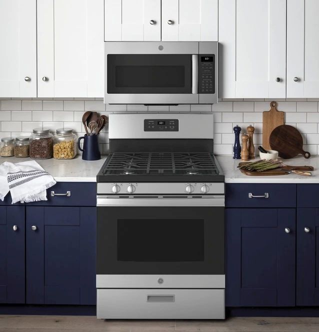 GE® 30" Stainless Steel Free Standing Gas Range with Continuous Grates 7