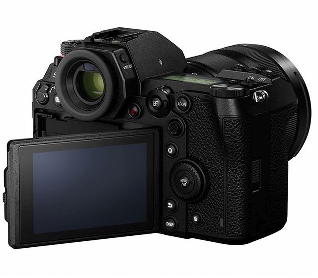 Panasonic® LUMIX S1R 47.3MP Digital Mirrorless Camera Kit 8