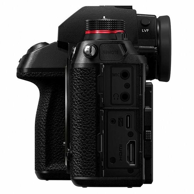Panasonic® LUMIX S1R 47.3MP Digital Mirrorless Camera Kit 5