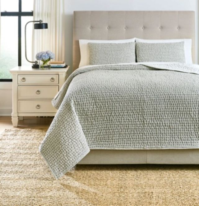 Signature Design by Ashley® Doralia White and Charcoal King Coverlet Set-2