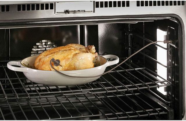 Café™ 36" Stainless Steel Pro Style Gas Range 17