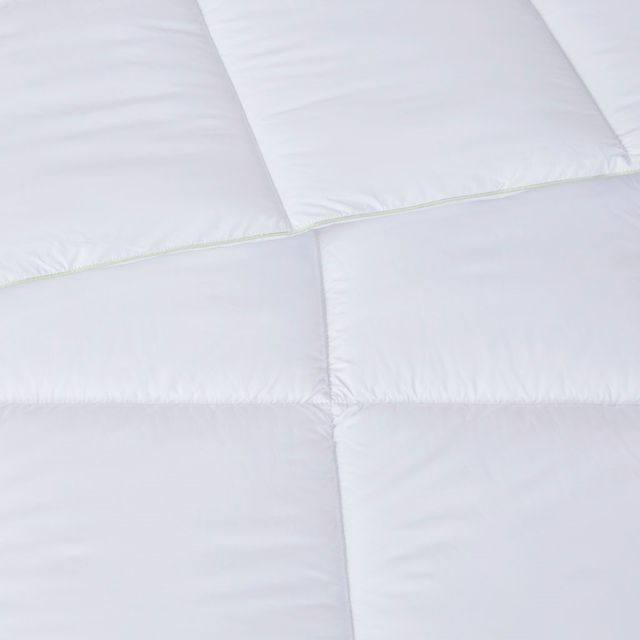 Olliix by Clean Spaces Allergen Barrier White Full/Queen Anti-Microbial ...