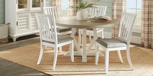 Hilton Head White Round Dining Table and 4 White Chairs