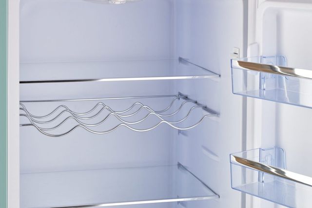 Unique® Appliances Classic Retro 9.0 Cu. Ft. Ocean Mist Turquoise Counter Depth Freestanding Bottom Freezer Refrigerator 8