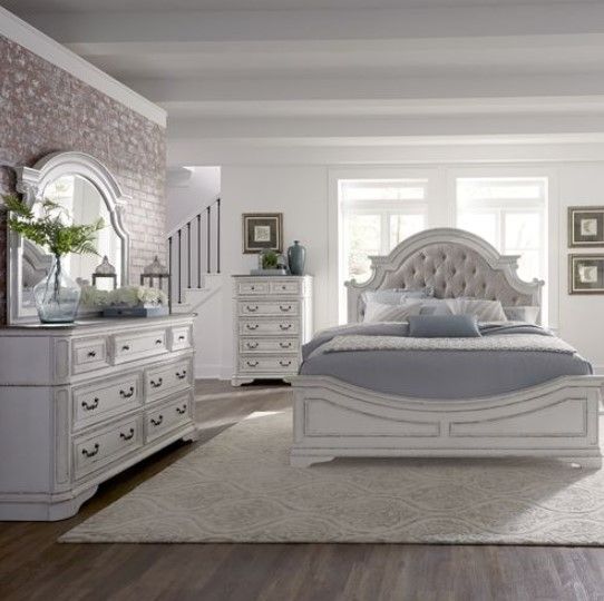 Liberty Magnolia Manor 4-Piece Antique White King Bedroom Set 7