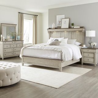 Liberty Furniture Ivy Hollow 4-Piece Dusty Taupe/Weathered Linen Bedroom Set