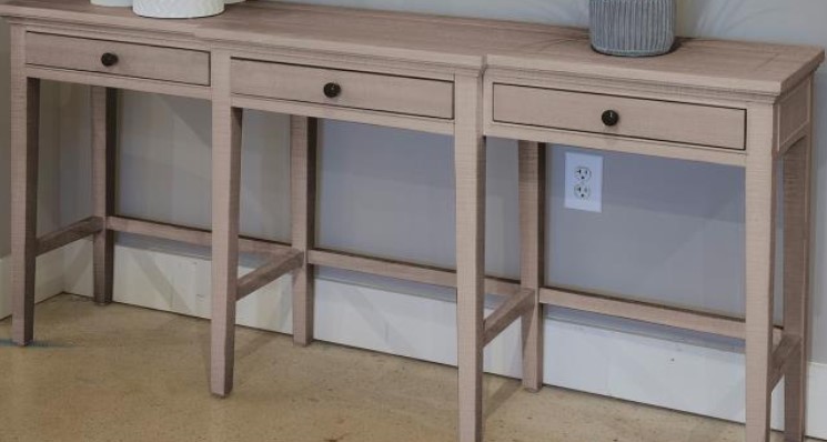 Magnussen console deals table