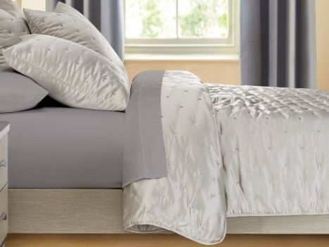 Michael Amini® Messina 3-piece Platinum Queen Quilt Set 