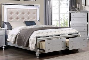 Furniture of America® Bellinzona Silver Eastern King Bed
