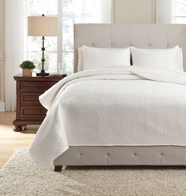 Signature Design by Ashley® Dietrick Ivory King Quilt Set-1