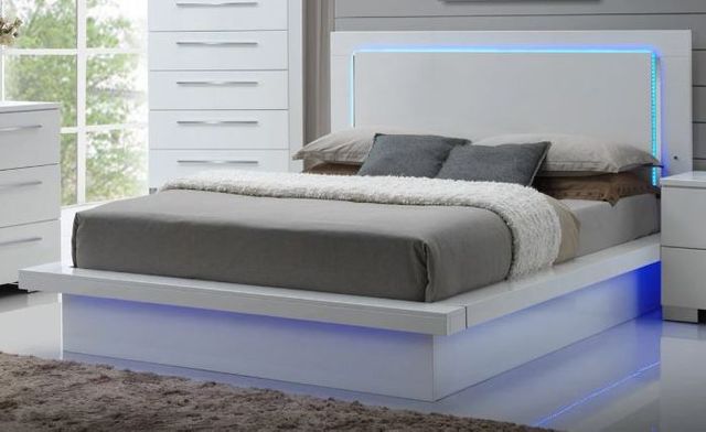 New Classic® Furniture Sapphire White King Bed