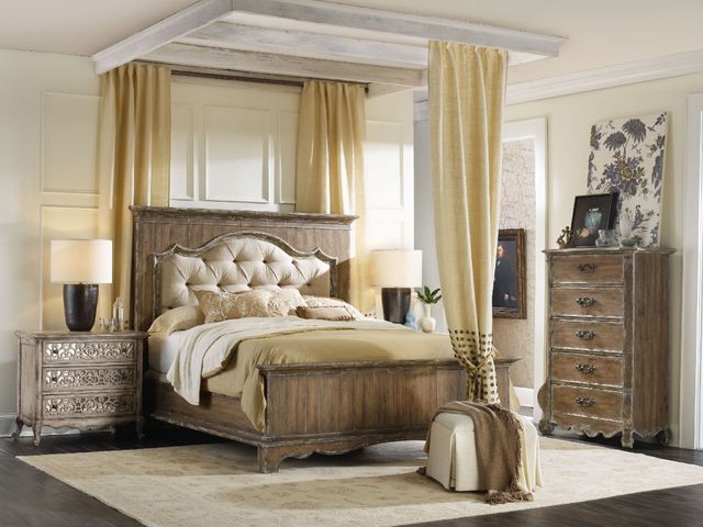 Hooker® Furniture Chatelet Caramel Froth Queen Upholstered Mantle Panel Bed 4