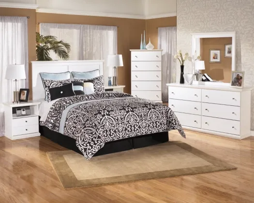 Signature Design by Ashley® Bostwick Shoals 5-Piece White King/California King Panel Bed Set 7