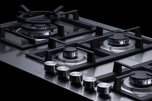 Summit® 34" Stainless Steel Natural Gas Cooktop 3