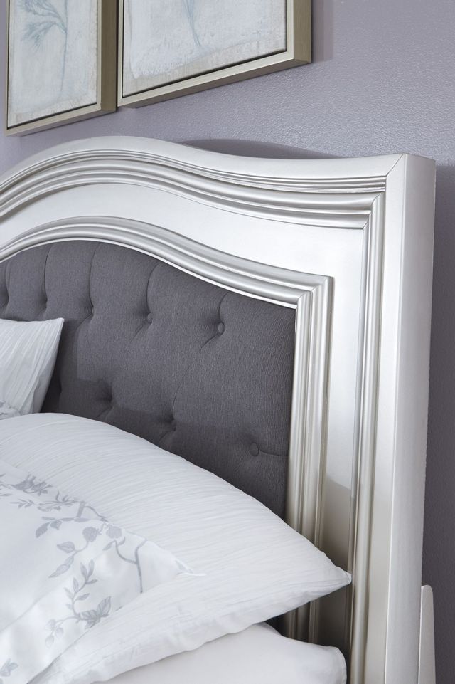 Signature Design by Ashley® Coralayne Silver California King Panel Bed 6