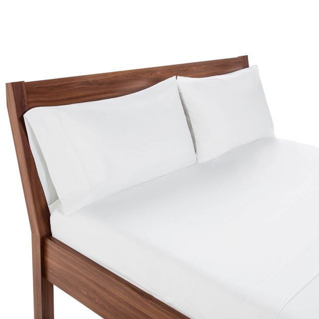 Weekender® Hotel White Queen Pillowcase 3