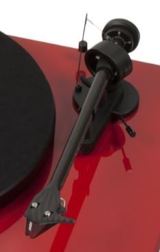 Pro-Ject Debut Carbon High Gloss Red Turntable 1