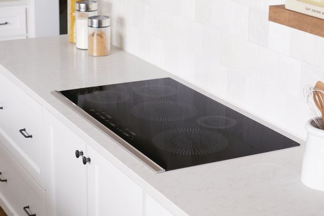 Frigidaire Gallery® 36" Black Induction Cooktop-1