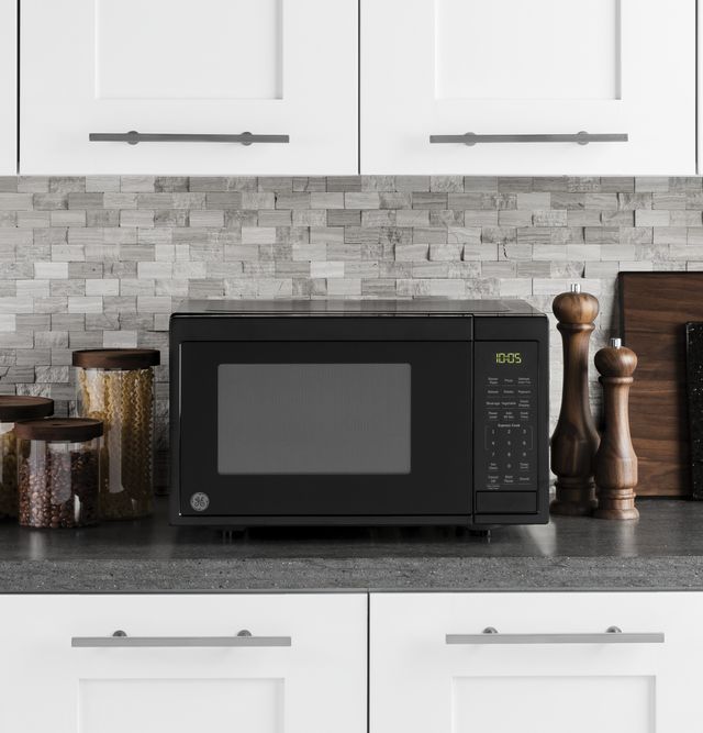 GE® 0.9 Cu. Ft. Black Countertop Microwave 3