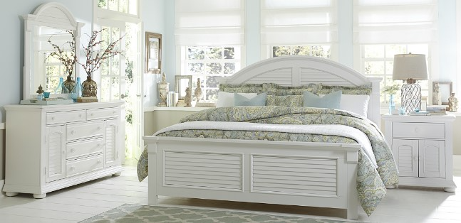 Liberty Summer House l 4-Piece Oyster White Queen Panel Bedroom Set