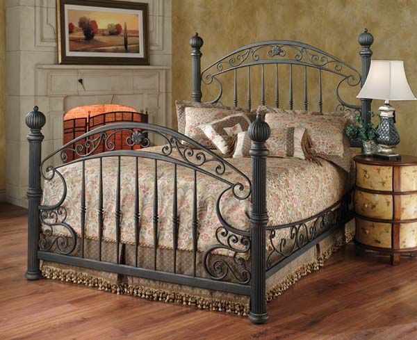 Hillsdale Furniture Chesapeake King Poster Bed 2