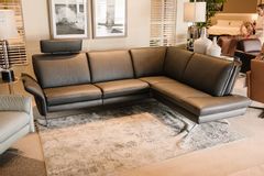 SEIGFRIED RECLINING SECTIONAL W/ CHAISE