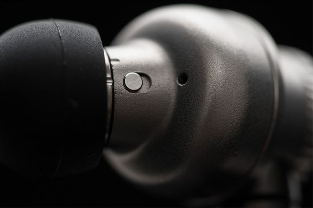 JVC Metal In-Ear Headphone 14