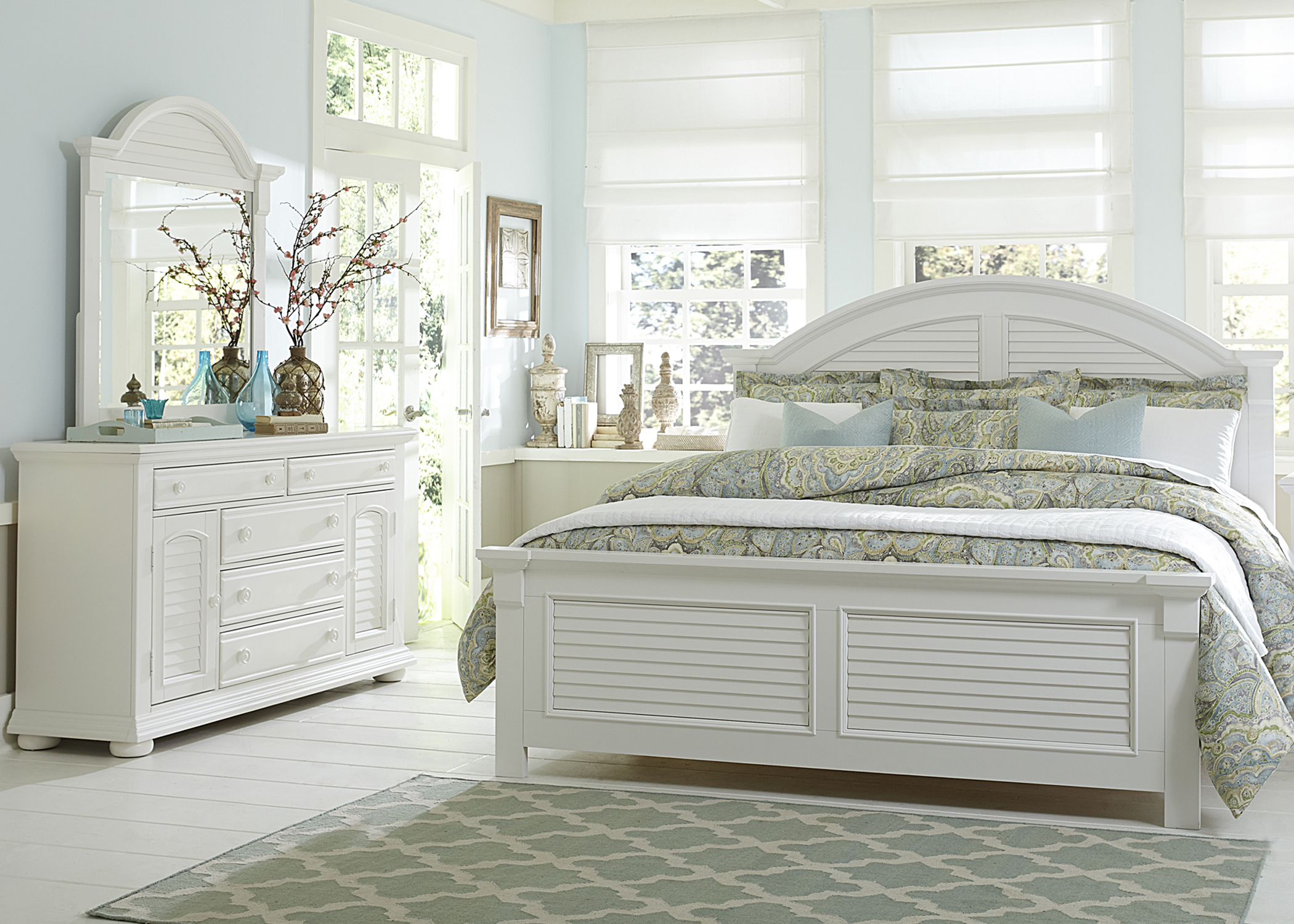 Liberty Furniture Summer House l Bedroom King Panel Bed, Dresser and Mirror Collection