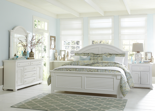 Liberty Furniture Summer House l 4 Piece Oyster White Queen Panel Bedroom Set