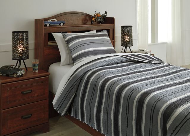 Signature Design by Ashley® Merlin Gray/Cream Twin Coverlet Set 0