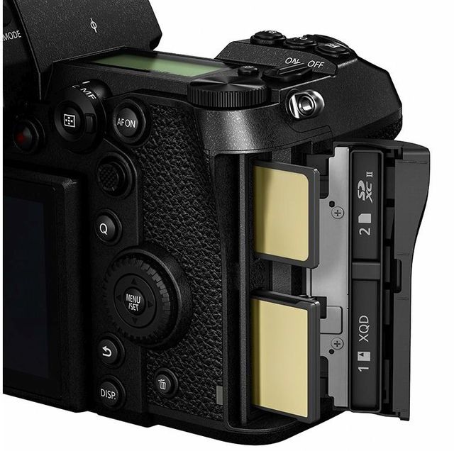 Panasonic® LUMIX S1 24.2MP Digital Mirrorless Camera Kit 4