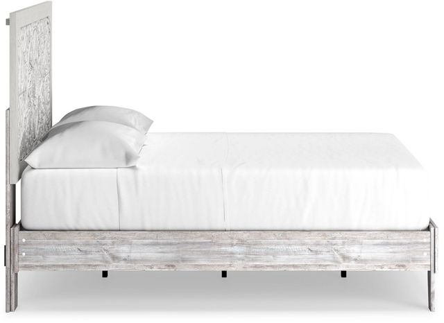 Signature Design by Ashley® Paxberry Whitewash Queen Simple Panel Bed 3