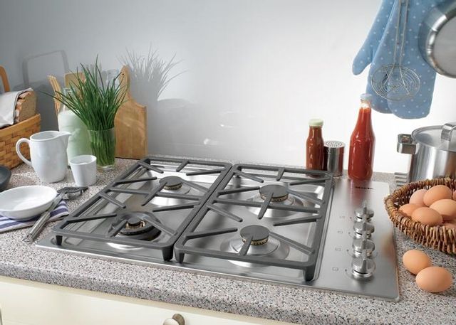 Miele 30" Stainless Steel Gas Cooktop 4